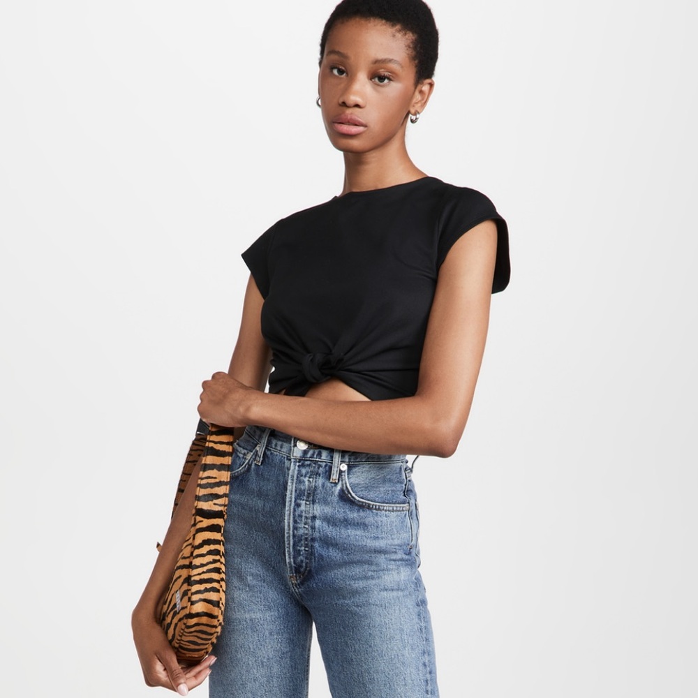 NWOT Susana Monaco knotted front tee in black.